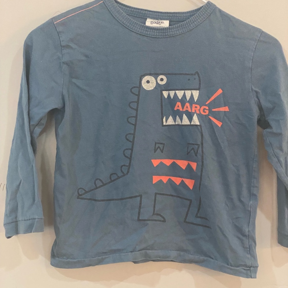 Mini Boden Dinosaur shirt size 4